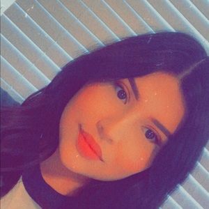 Meet your Posher, Vivian